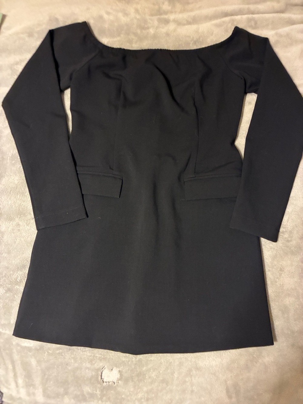 Forever 21 Black Long-Sleeve Scoop Neck Mini Dress